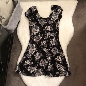 Black and Grey Floral Short Sleeve Dress